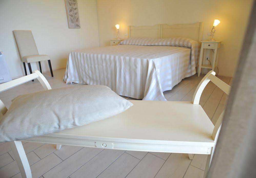 Agriturismo Colle Dei Pivi Понти-суль-Минчо Экстерьер фото